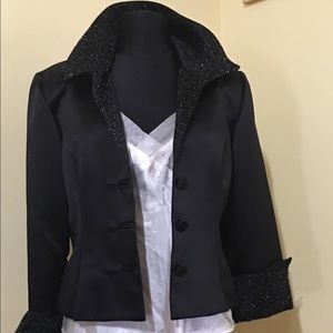 Beautiful dinner jacket➡️➕